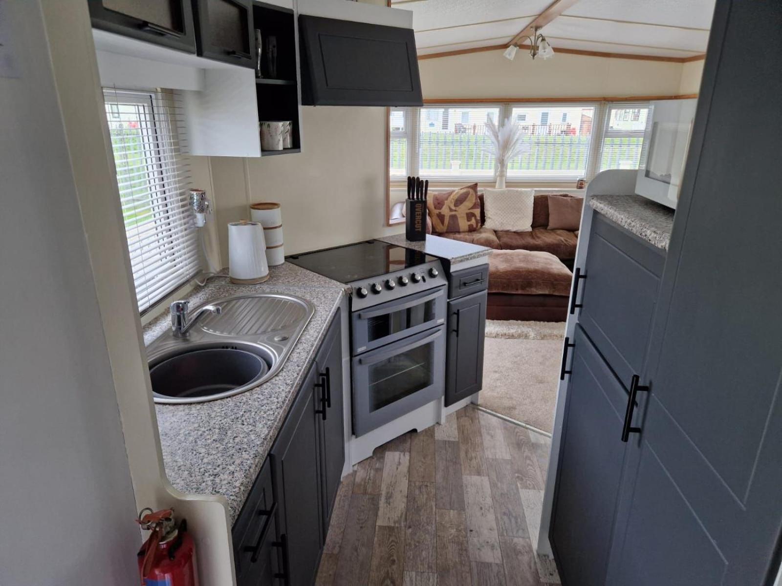Browns Caravan Rentals, Ingoldmells 4 Berth Caravan Silver Beach Экстерьер фото